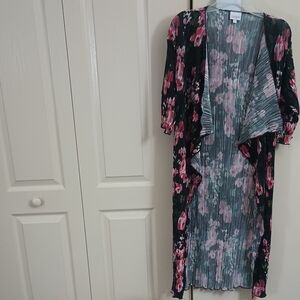 LuLaRoe Floral Cardigan with Pink and Green Accents SizeS Georgous Spring/Summer